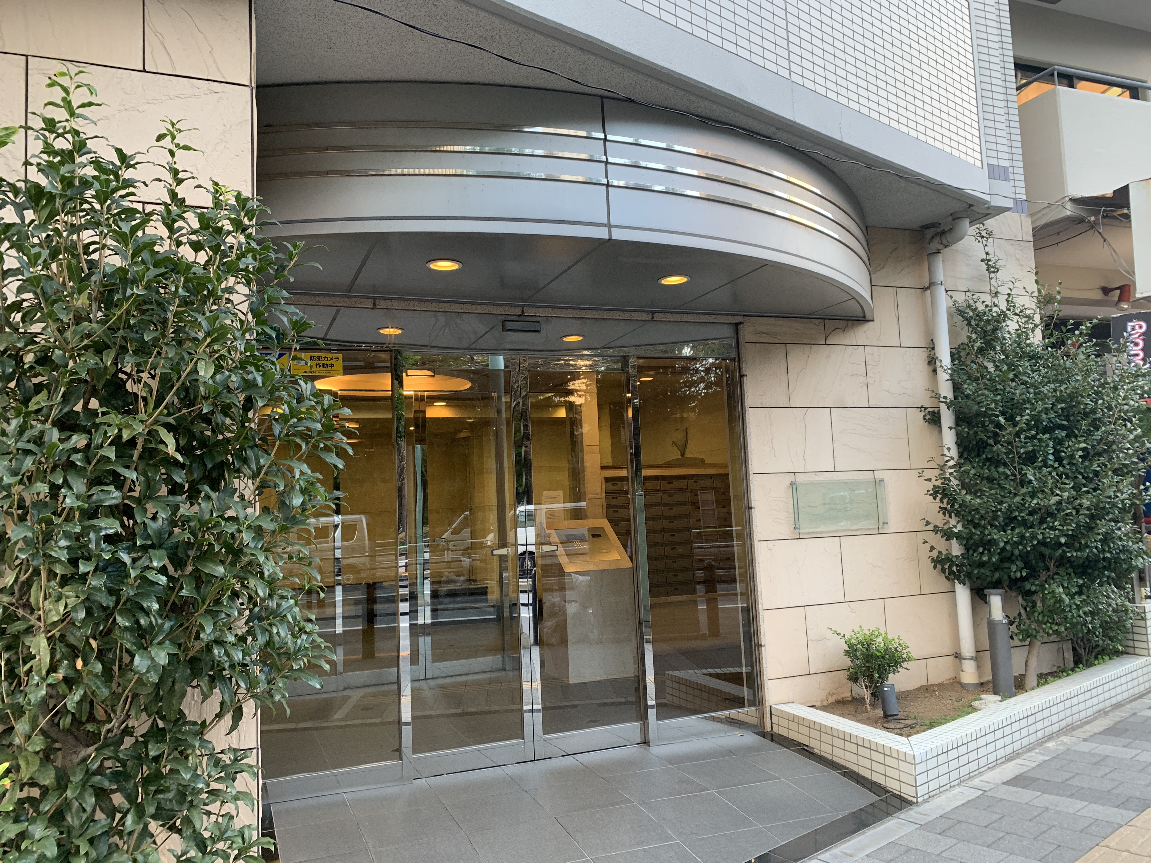 Duo Stage Sunshine 60 Dori Building entrance